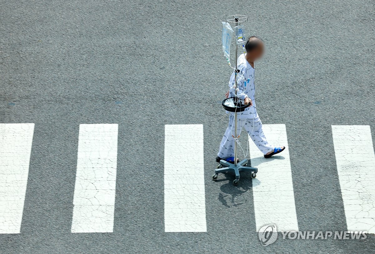 의대교수들 "지역·필수의료 붕괴 중…정부는 증원에만 맹목"