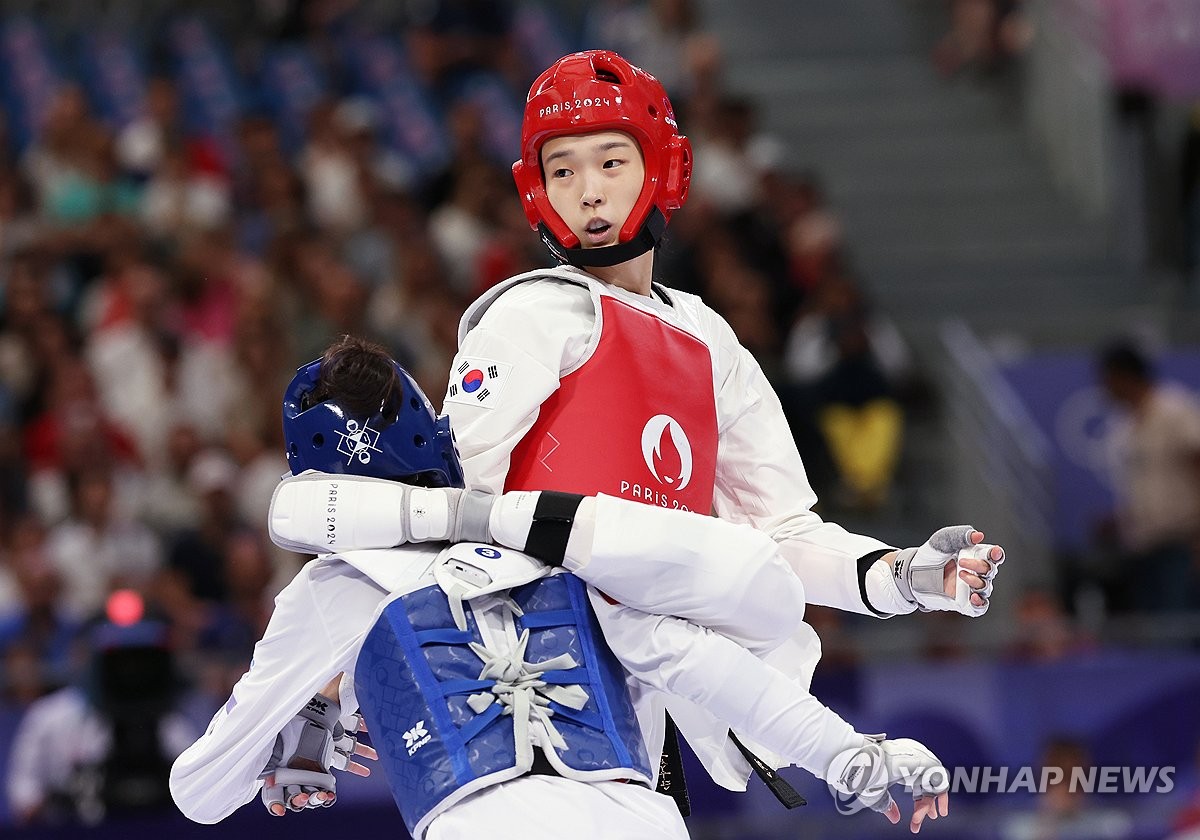 西汉姆前锋安东尼奥遭遇严重车祸 车身前部几乎全毁