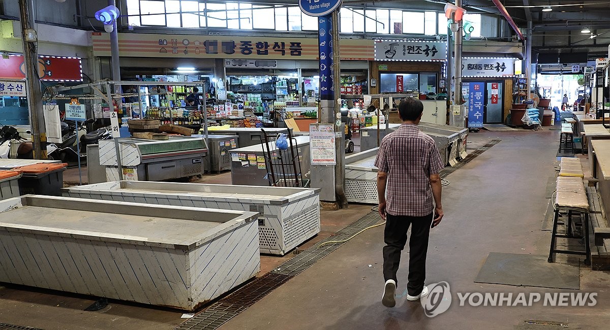 위기의 자영업자…대출연체 15조·6곳 중 1곳 빚 안고 폐업