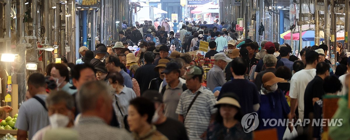 [추석민생대책] 전통시장 소득공제율 '40→80%' 법개정 추진…숙박쿠폰 50만장