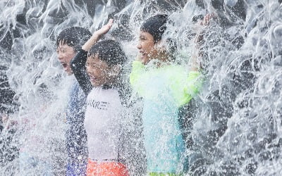 "에어컨 언제 끄나"…광복절 넘어서까지 '폭염' 지속