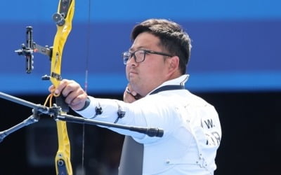 김우진, 올림픽 양궁 3관왕 보인다…이우석 꺾고 개인전 결승행