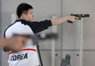 '속사권총' 조영재 결선행…한국 사격 최다 메달 도전한다 [2024 파리올림픽]