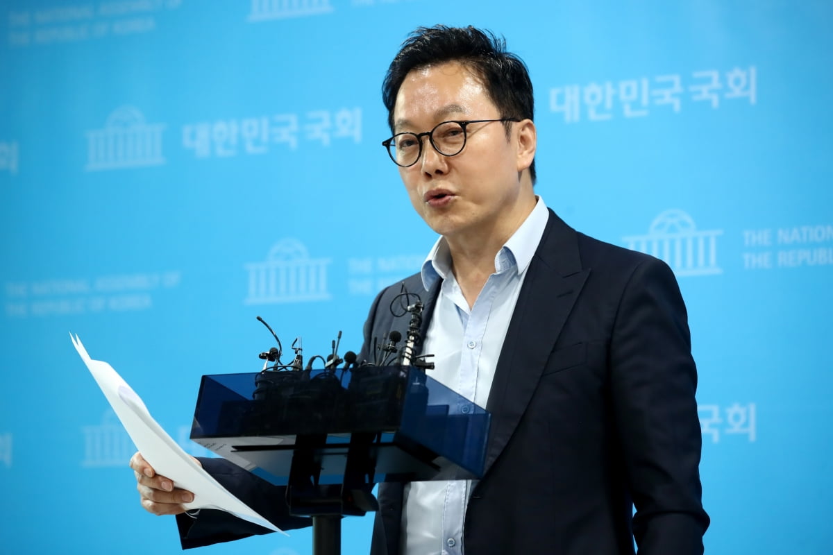 정봉주 더불어민주당 최고위원 카지노 한국인가 12일 오전 서울 여의도 국회 소통관에서 가진 기자회견에서 