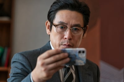 설경구 "'보통의 가족' 피 터지는 액션 아니지만 '구강 액션'"