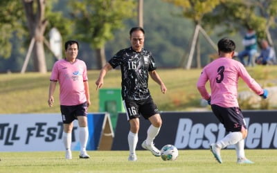 축구로 하나된 영덕…월드컵레전드FC 자선행사 성료