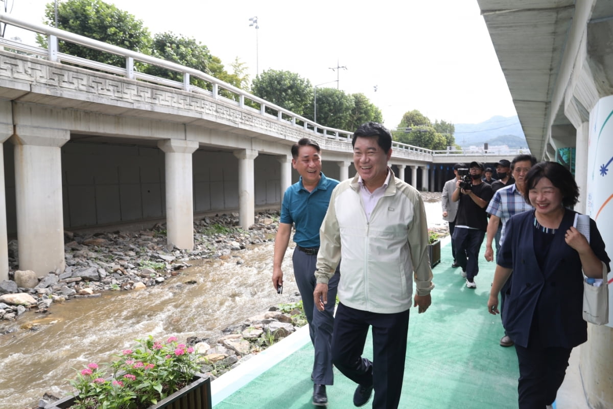 관악산에서 한강까지 이어지는 '별빛내린천' 복구 완료한 관악구 [메트로]