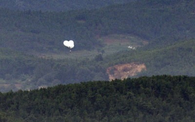 5일 1250개, 3개월 17차례…카지노 잭팟발 오물풍선 일상 되나