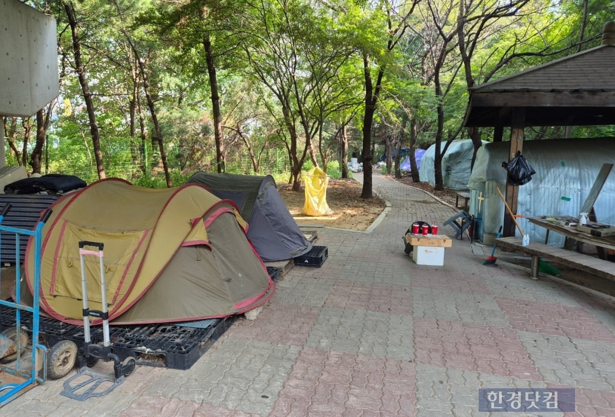 9일 서울 용산역 '텐트촌' 모습  /사진=성진우 기자