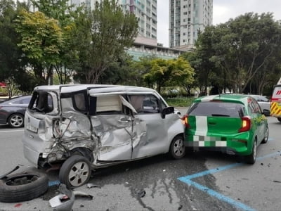 전기차 택시 추돌 사고…70대 운전자 "급발진" 주장