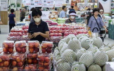 하반기 소비 살아나나…큰 폭 증가한 백화점·마트 매출