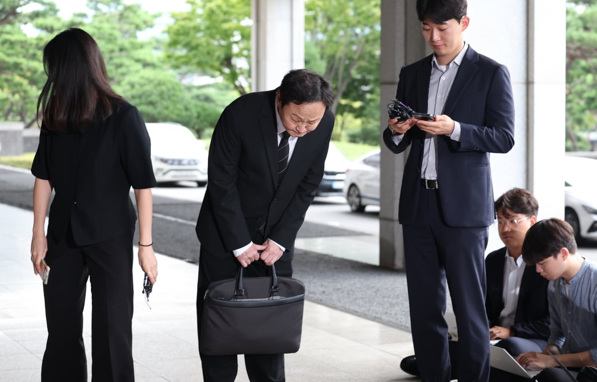 [포토] 류광진 티몬 대표·류화현 위메프 대표 피의자 조사