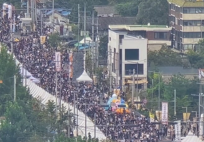 카지노 로얄 빵 축제 현장 (사진=온라인 커뮤니티)