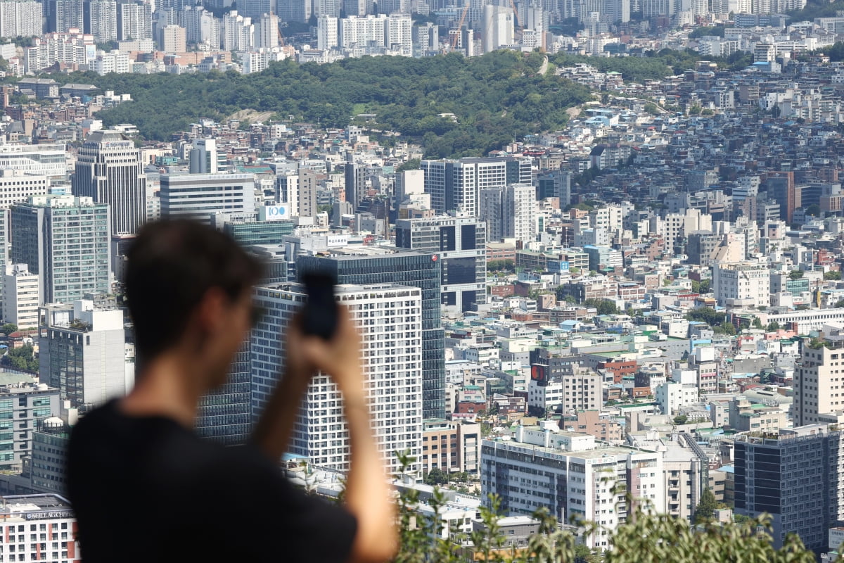 서울 남산에서 바라본 시내 아파트 모습. 사진=연합뉴스