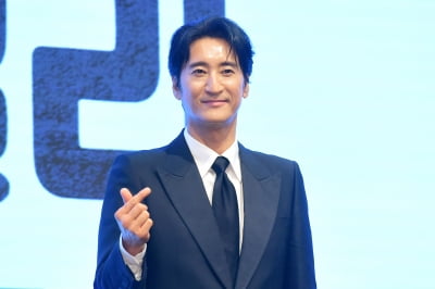 [포토] 신현준, '멋진 손가락 하트~'