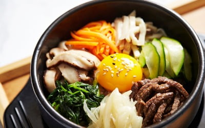 '돌솥비빔밥'이 중국 문화유산?…"조선족 앞세워 침탈" 분노