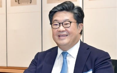 "칼 갈고 나왔다" 김병주 회장의 '쩐의 전쟁'...'최윤범 백기사'가 성패 가른다