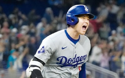 "쇼는 계속된다"…오타니, MLB 최초 '50홈런-50도루'