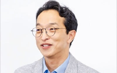 "다품종 대량생산 시대 지능형 로봇 수요 늘 것"