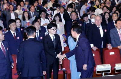 한동훈 쏙 뺀 尹 대통령 만찬…'누가 흘렸을까' [정치 인사이드]