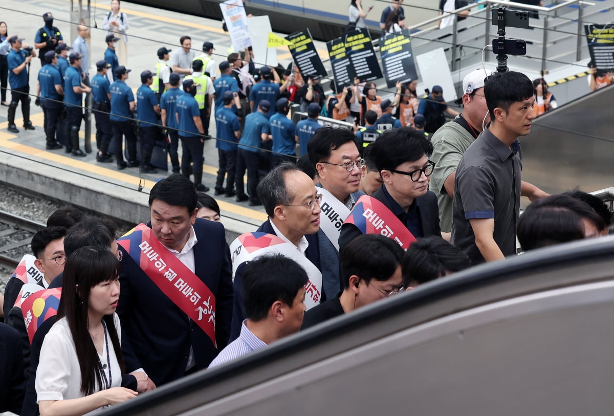 냉담한 추석 민심에 한동훈 "골든타임 지나고 있어…대화로 의료계 설득"