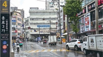 ‘탑골공원은 잊어라’…종로3가, 세대 아우르는 밤거리 핫플로