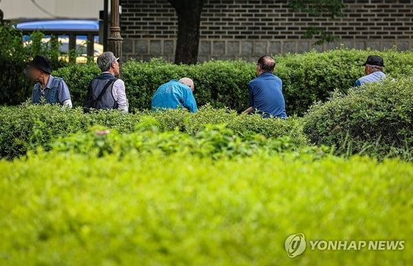 다가오는 초고령 사회…30년 뒤 5집 중 1집 '8090가구'