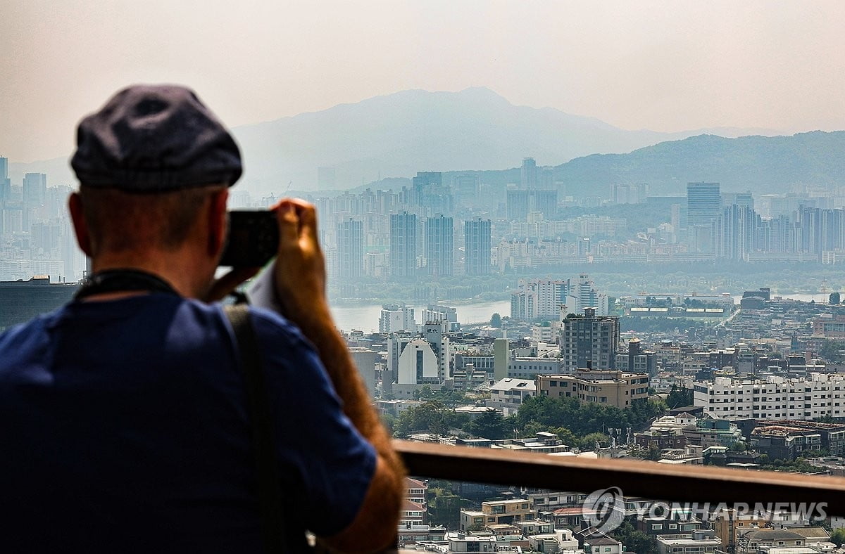 "가계부채 韓 성장 짓눌러"…국제기구 경고