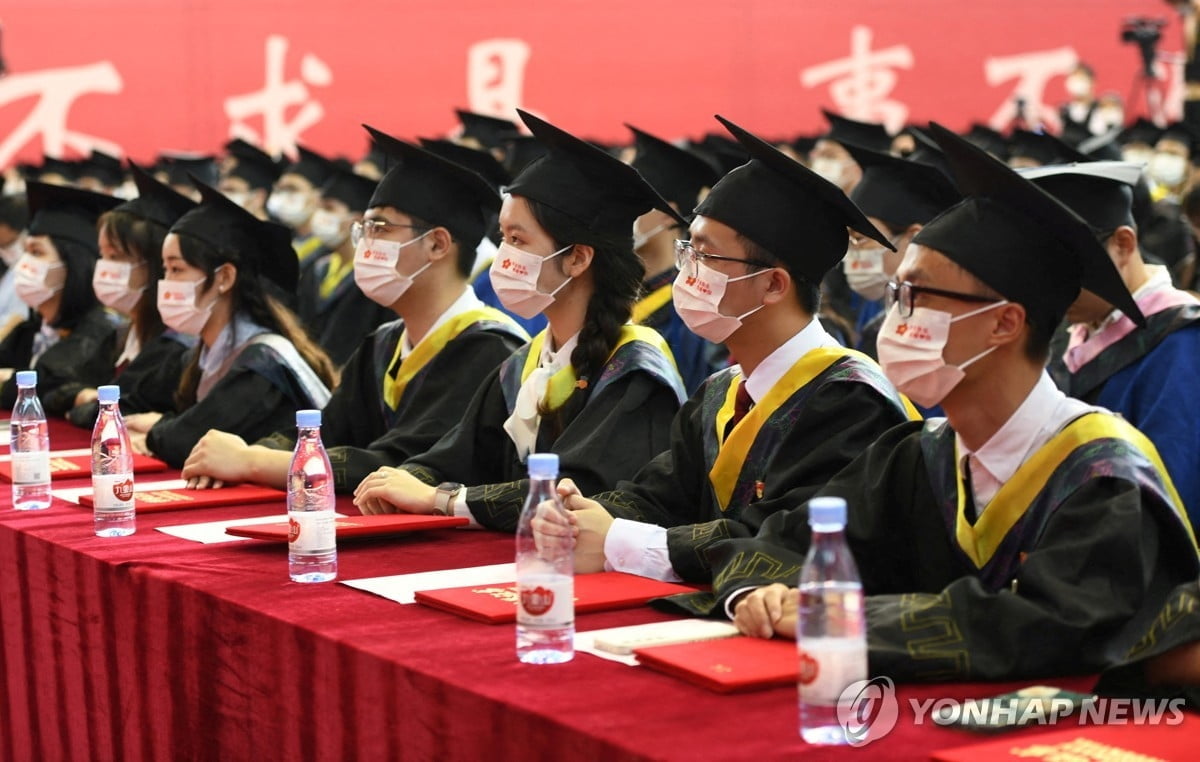 "졸업하면 실업자"...中대학원생, 대학생보다 많아