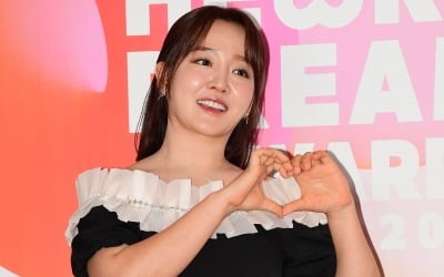 '데뷔 20주년' 윤하, 오늘(1일) 정규 7집 발매…"1년간 준비했다, 전시회 개최 예정" [TEN이슈]