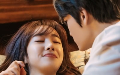 Romantic Bed Scene Between Kim Jaejoong and Jin Se-yeon Captivates Viewers in 'Bad Memory Eraser'