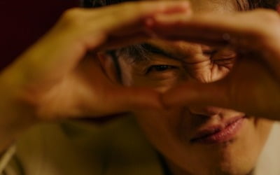 Director Ryoo Seung-wan Expresses Affection for 'Veteran' Series Cast