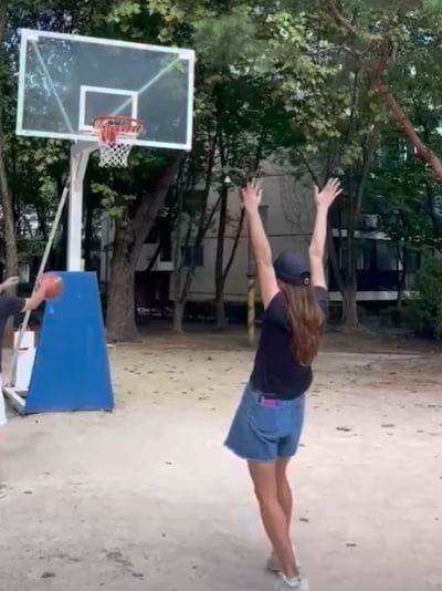 Lee Min-jung Enthralled by Basketball: Shares Joyful Free Throw Moment on Instagram