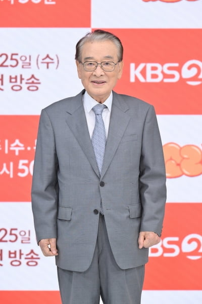 [종합] '88세' 이순재, 건강 이상에 걱정 쏟아졌다…"촬영 중 대본 안 보여" 열정으로 이겨낸 '개소리'