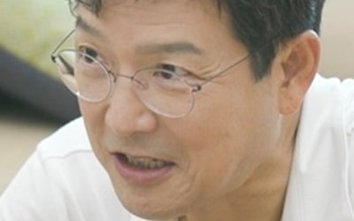 '여성폄하 논란' 함익병, 부엌일 안하는 게 자랑인가…"과일 자르는 남편이 비정상" ('아빠하고')