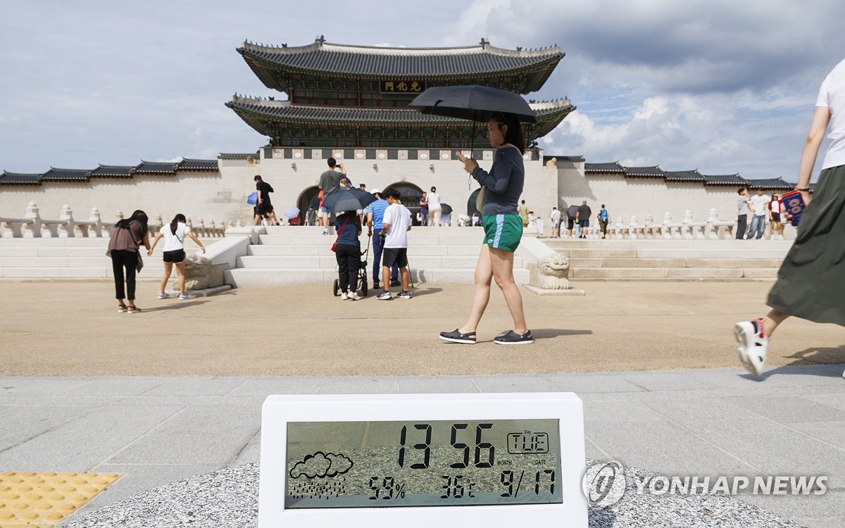 유례없는 '추석폭염'에 전국 대부분 폭염특보…열대야도 속출