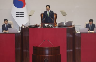 민주 "尹 대통령 국회 개원식 불참, 한국정치사 오점"