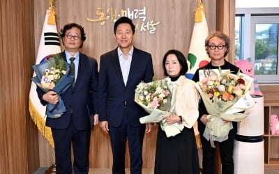 초콜릿폰·프라다폰 만든 차강희 교수…온라인카지노디자인재단 신임 대표에