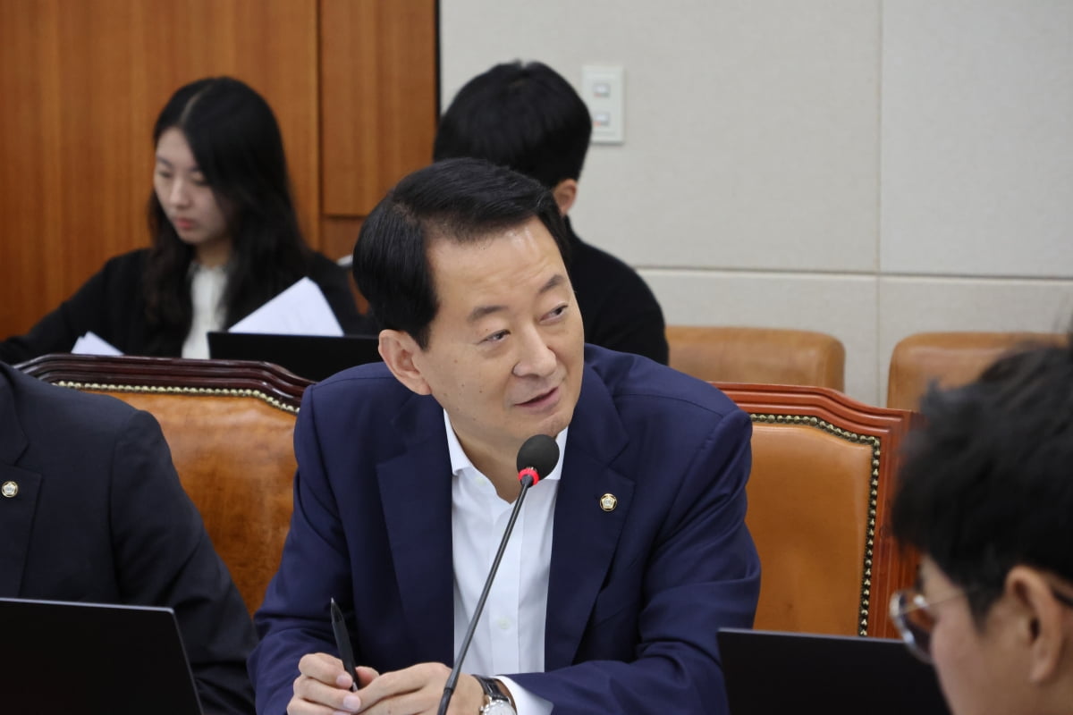 [단독] 한국 金 비중 OECD 중 최하위권…"기회손실 최대 20조"