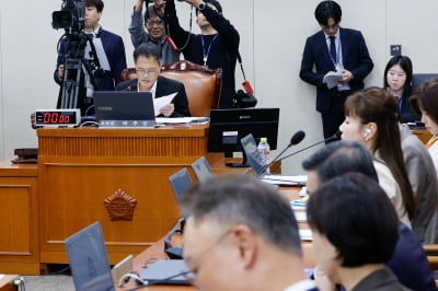 강선우 의원 "피씨엘, 임상시험 조작" VS 김소연 대표 "허위사실"