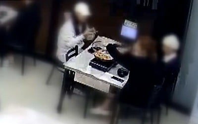 횟집 따로 온 남녀 "식중독" 호소에…CCTV 봤더니 '경악'