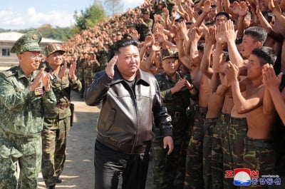 "북한, 파병 소식 숨기려 군인 가족들에 '훈련 간다' 거짓말"