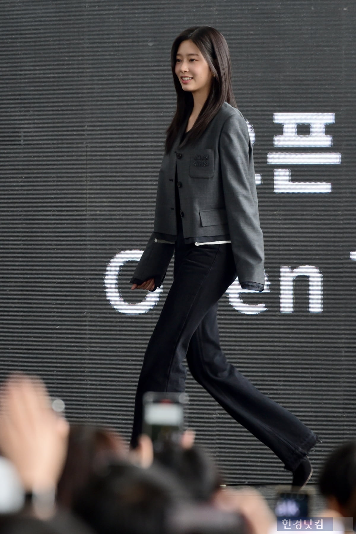 [포토] 김민주, '러블리한 미소로 등장' (부산국제영화제)