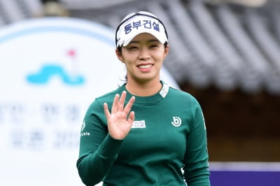 [포토] 김수지, '귀여운 눈웃음' (상상인 · 한경 와우넷 오픈 2024)