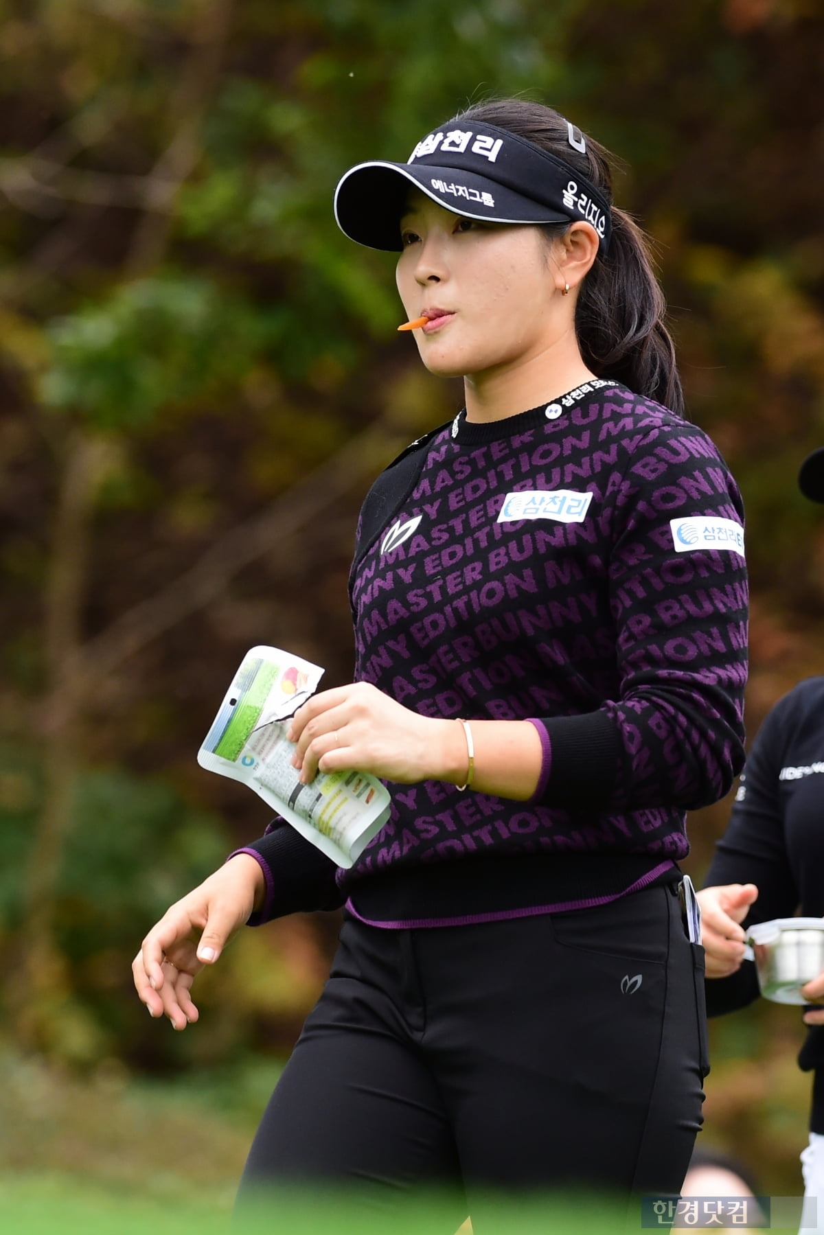 [포토] 유현조, '맛있게 고구마 냠냠' (상상인 · 한경 와우넷 오픈 2024)