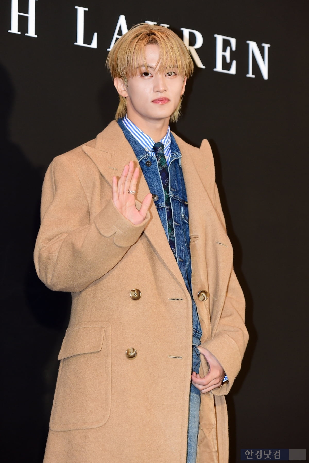 [포토] NCT 마크, '멋진 손인사'