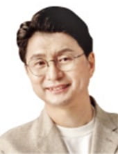 [한경에세이] 고운 세상을 가슴에 품으며