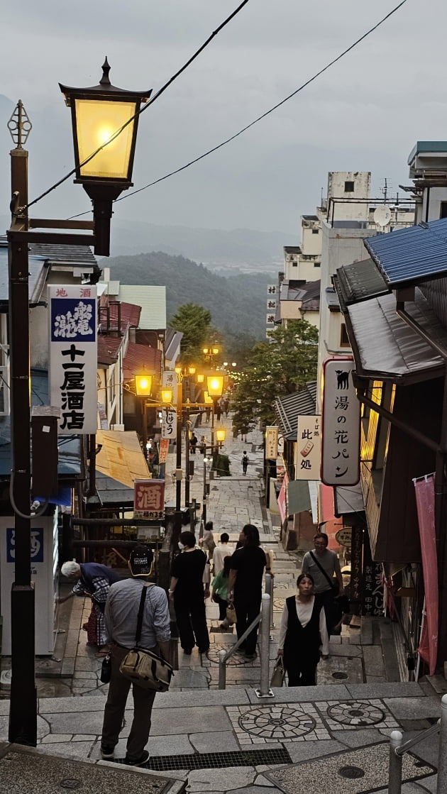 해질 무렵 이카호온천 / JAPAN NOW