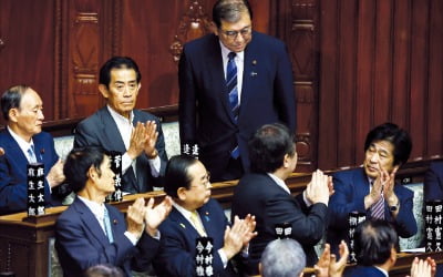 日 이시바 내각 출범…무파벌 전진배치