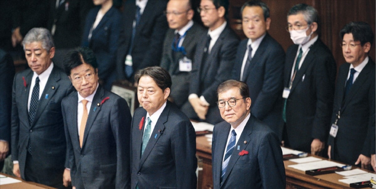 [포토] 日 이시바 “중의원 해산”…27일 조기 총선 